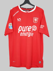 FC Twente 2016/17 Signed Home Shirt - Klich #43 (M)