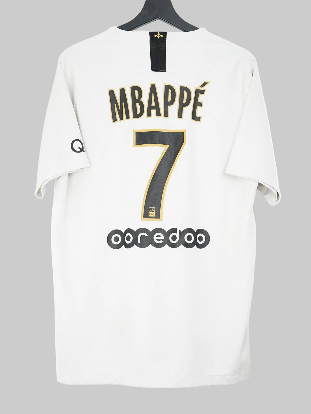 PSG 2018/19 Away Shirt - Mbappe #7 (L)