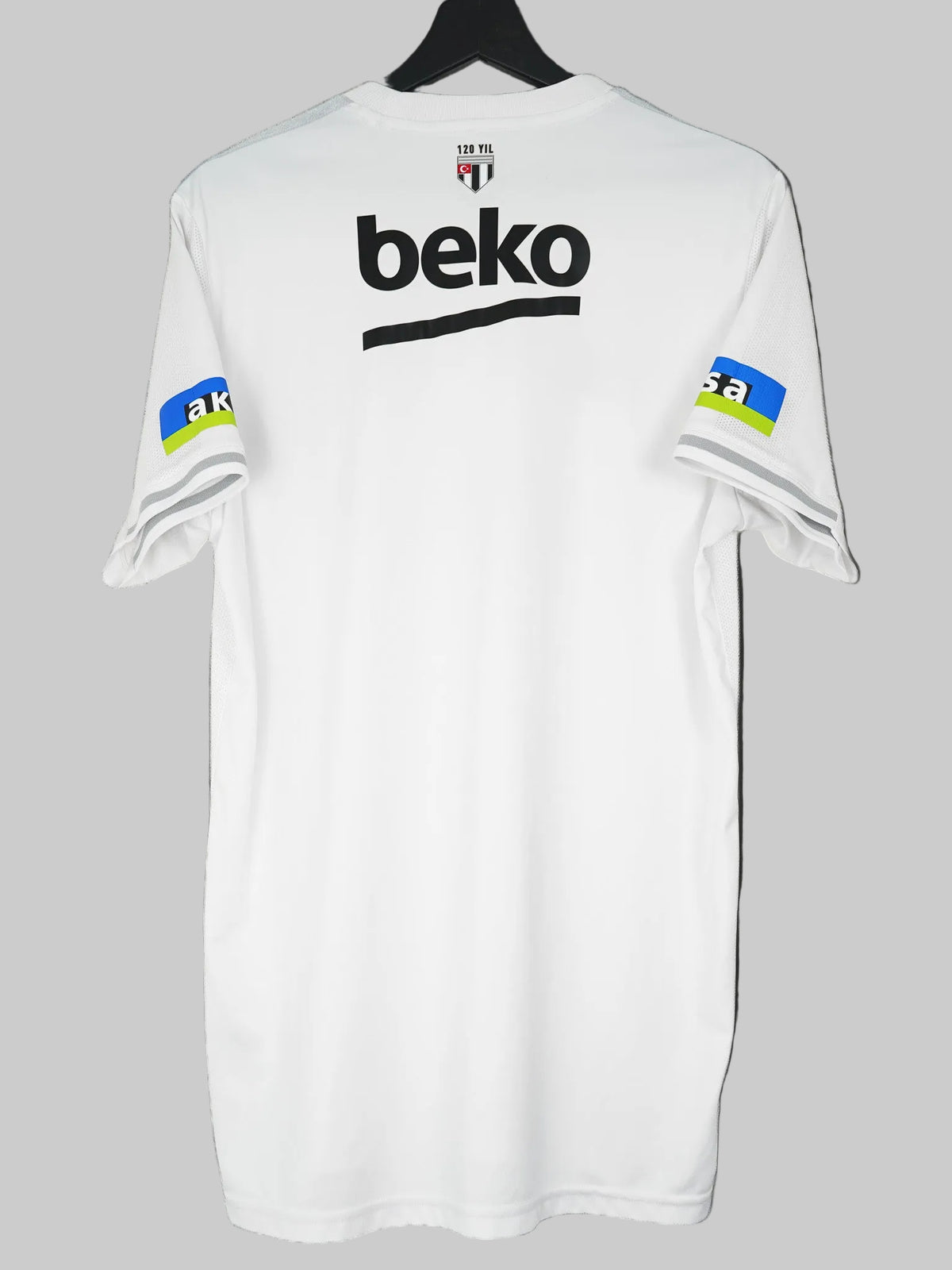 Besiktas 2021/22 Home Shirt (L)